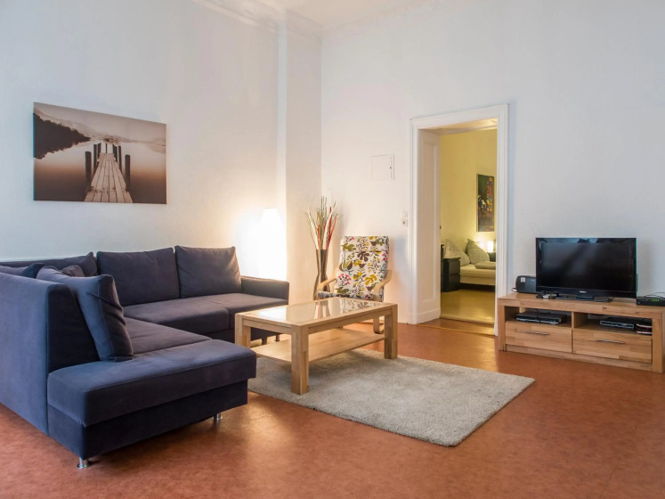 Großes Apartment in zentraler Lage — отель с удобствами в Берлине