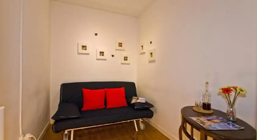 Bairro Alto Apartment Rosa — отель с удобным расположением в Лиссабоне