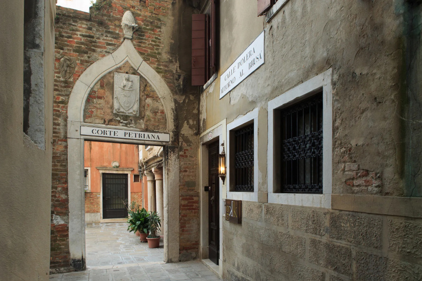 GKK Exclusive Private Suites Venezia — отель с удобным расположением в Венеции