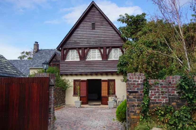 Two Door Cottage — отель с удобным расположением в Кейптауне