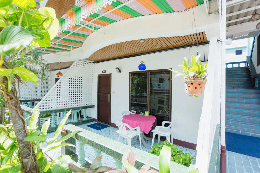 Rabbit Mansion Patong Hotel — отель с удобствами в Патонг