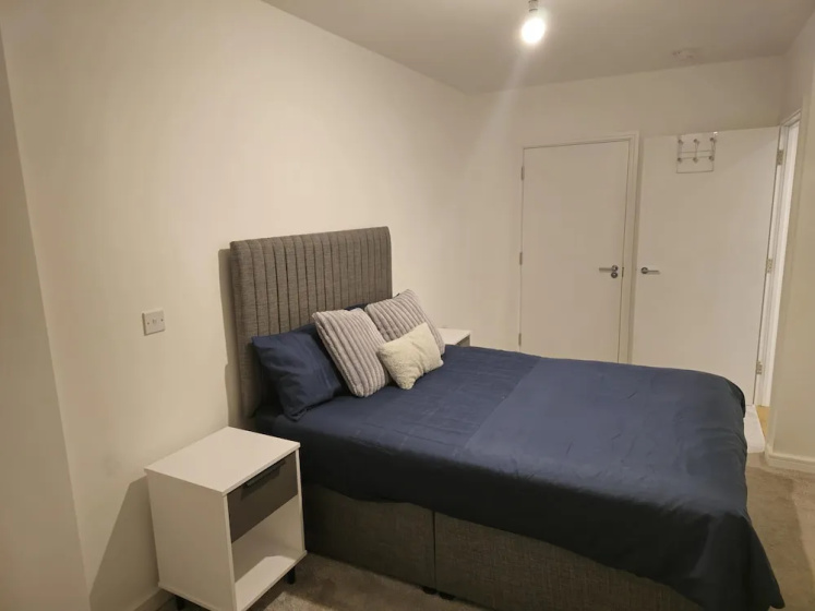 Luxurious 2-bed Haven in the Heart of Barking — забронировать отель в Лондоне