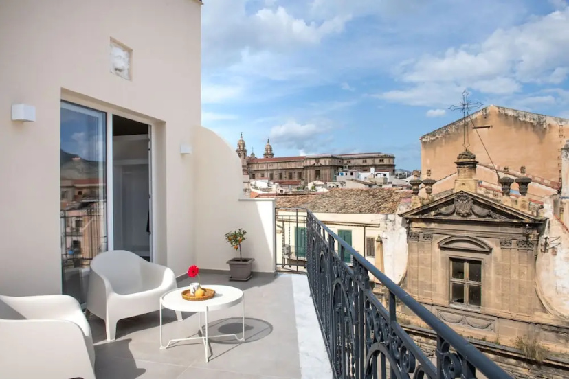 Suite Vucciria With Terrace by Wonderful Italy — забронировать отель в Палермо