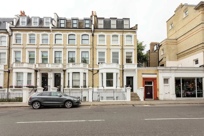 Quaint Fulham Retreat: Cozy 1-bedroom Pied-à-terre — забронировать отель в Лондоне