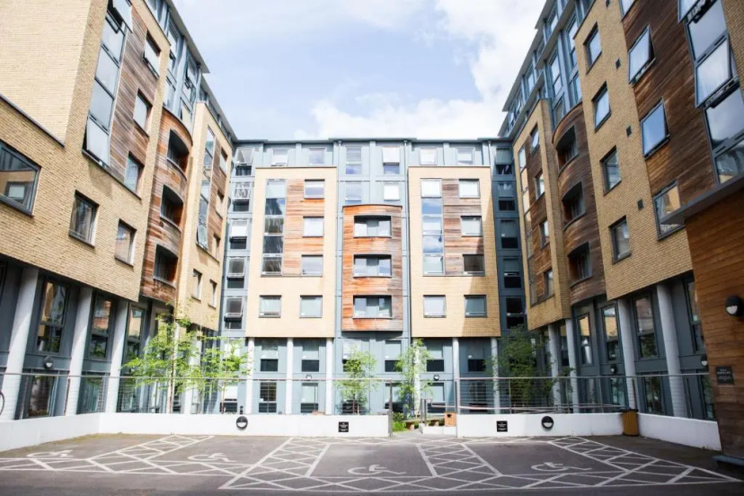 Modern Studios and Ensuite rooms with Shared Kitchen at Chapter Islington Student Accommodation — отель с удобным расположением в Лондоне