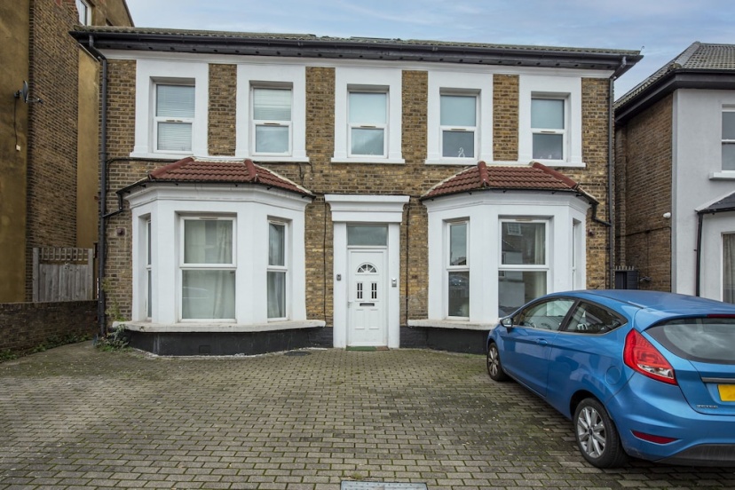 Цены на West Ealing SVD Apt. - 2 Bedroom 2 Bath в Лондоне