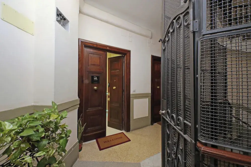 Domus Augustea San Giovanni Sunset Suites — забронировать отель в Риме