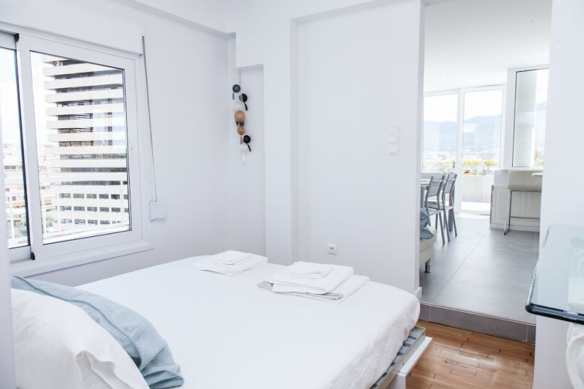 Цены на Penthouse in center of Athens with View в Афины