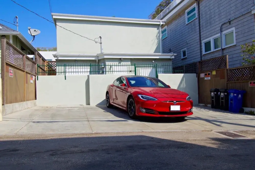 Quintessential Venice Beach Condo — отель с удобным расположением в Лос-Анджелесе