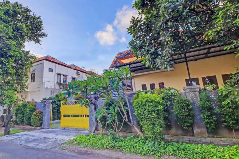 Ciung Wanara Guest House 2 — отель в Денпасар, Индонезия