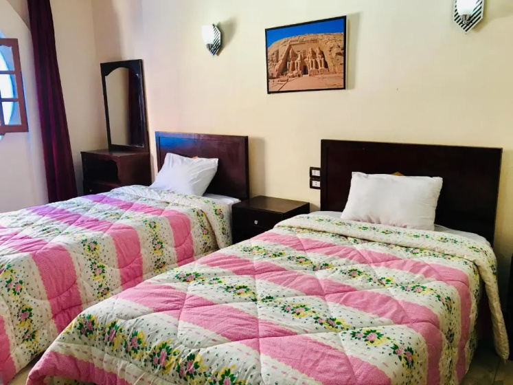 Sunflower Guest House Luxor West Bank 3 — отель в Луксоре, Египет