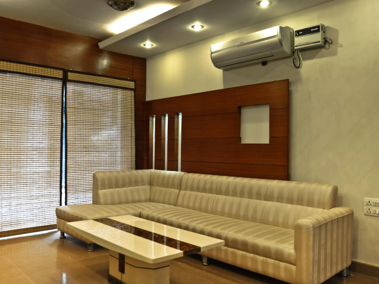 Hotel Vanson Villa, City Centre - With Free Airport & Train Station Pickup — отель в удобной локации в Дели