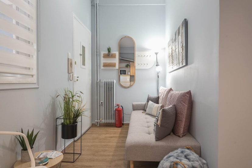 Urban City Apartment by Cloudkeys — забронировать отель в Афины