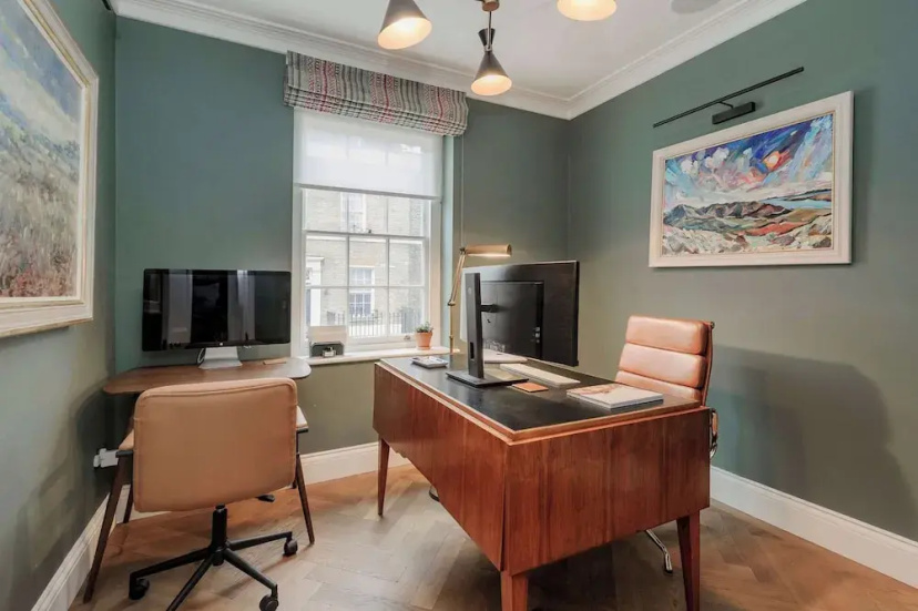 Gorgeous 3 bed House in Sloane Square — отель с удобным расположением в Лондоне