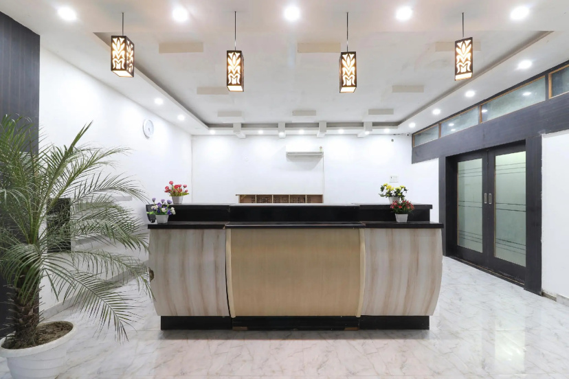 OYO 63087 Hotel Royal Paradise - Hotel in Λάκναου - Photo 1