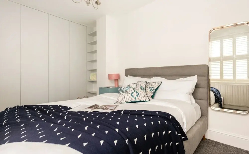 The Belsize Park Retreat - Modern 3bdr Apartment With Garden — забронировать отель в Лондоне