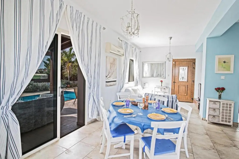 Sunny Coast Villa — забронировать отель в Айя-Напа