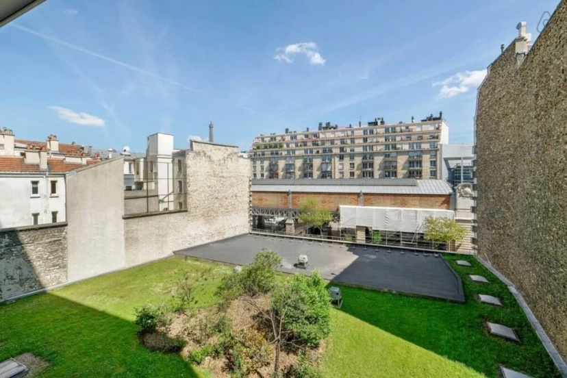 Beautiful 4p Apartment Near Eiffel Tower — забронировать отель в Париже