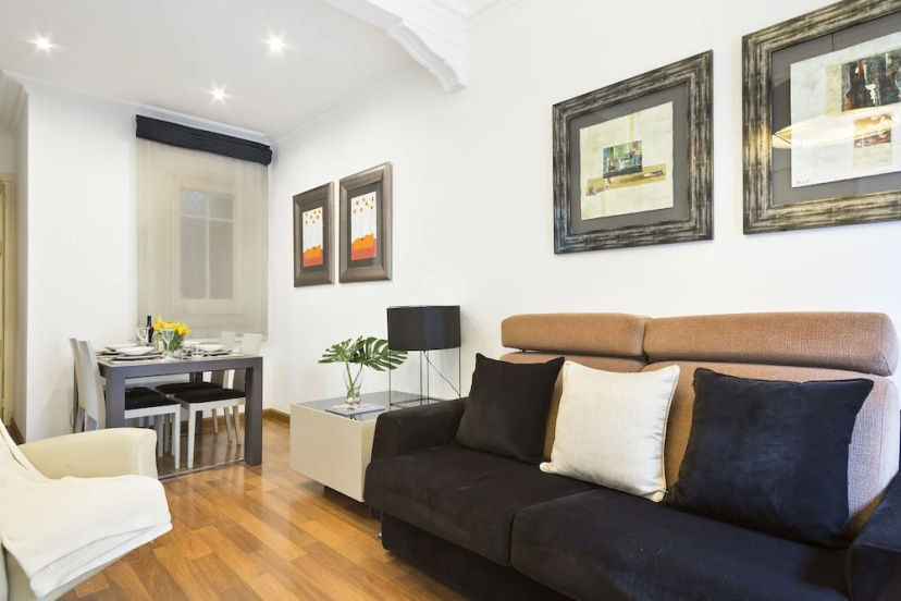 Apartamento PAAL Sagrada Familia — отель с удобствами в Барселоне
