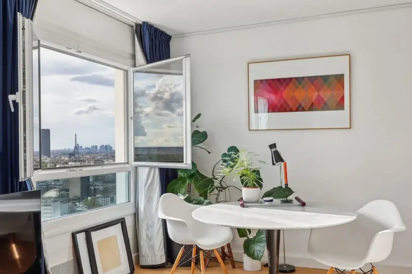 Extra Studio on the 23rd Floor - Stunning View — комфортный отель в Париже
