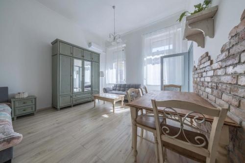 Luxury Central Apartment — забронировать отель в Будапеште