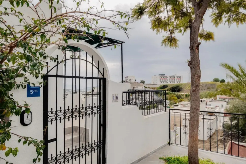 Villa With Sea View Balcony 6 min to Beach — отзывы гостей и цены