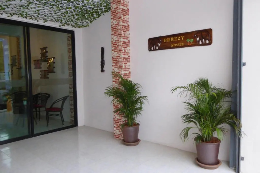 Breezy House Jomtien — отель с удобствами в Паттайе
