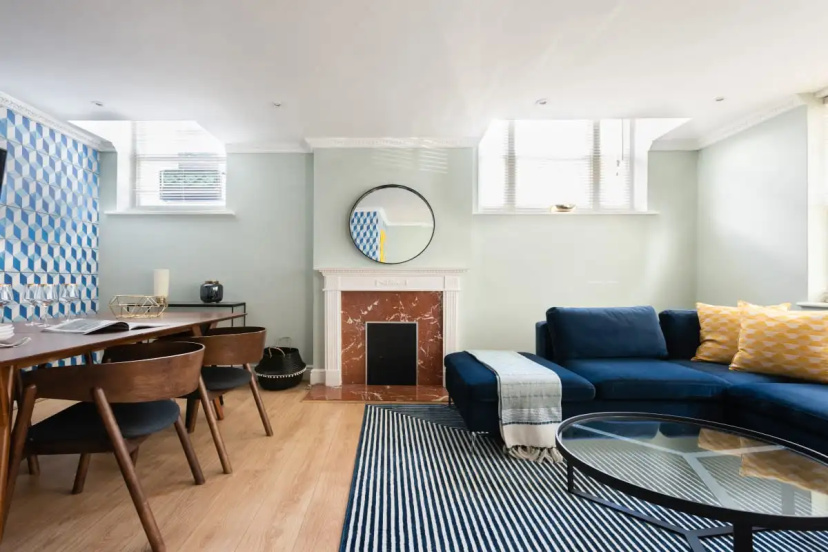 Цены на The Kensington Palace Mews - Bright & Modern 6bdr House With Parking Space в Лондоне