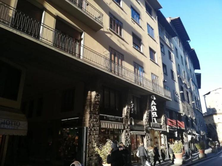 Ponte Vecchio - Guicciardini n. 10 — отель с удобствами в Флоренции