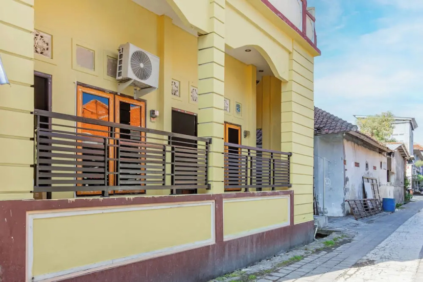 OYO 94091 Sn Guest House — отель с удобствами в Денпасар