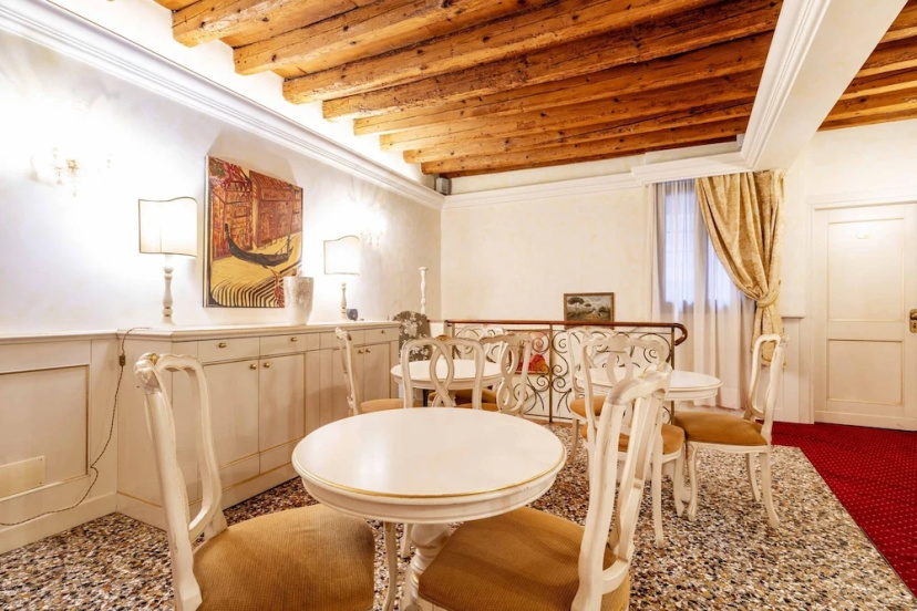 Ca di Malta Room 5 by Wonderful Italy — комфортный отель в Венеции