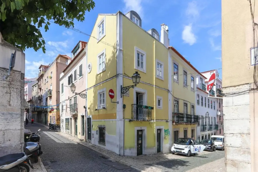 Tailor Made Flat in Central Bairro Alto — комфортный отель в Лиссабоне