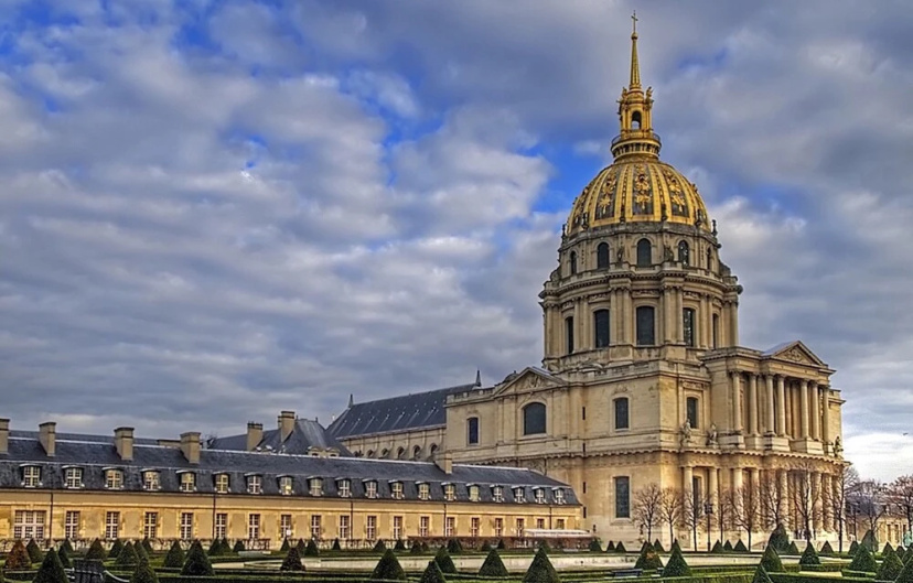 Eiffel Tower - Champ de Mars Apartment — отель в Париже, Франция