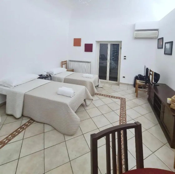 Appartamento intero - Casa Venetico — комфортный отель в Палермо