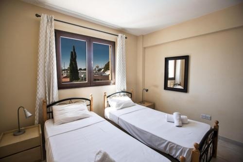 Picture Relaxing in Your Holiday Apartment in Ayia Napa Reading Your Favourite Book, Ayia Napa Apartment 1280 — отель в Айя-Напа, Кипр