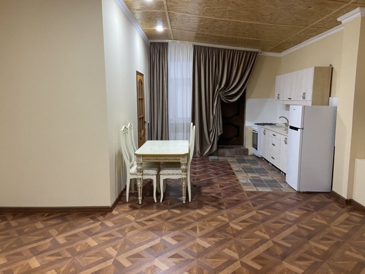 Kavkazskiy Dvorik Guest House — забронировать отель в Нальчике