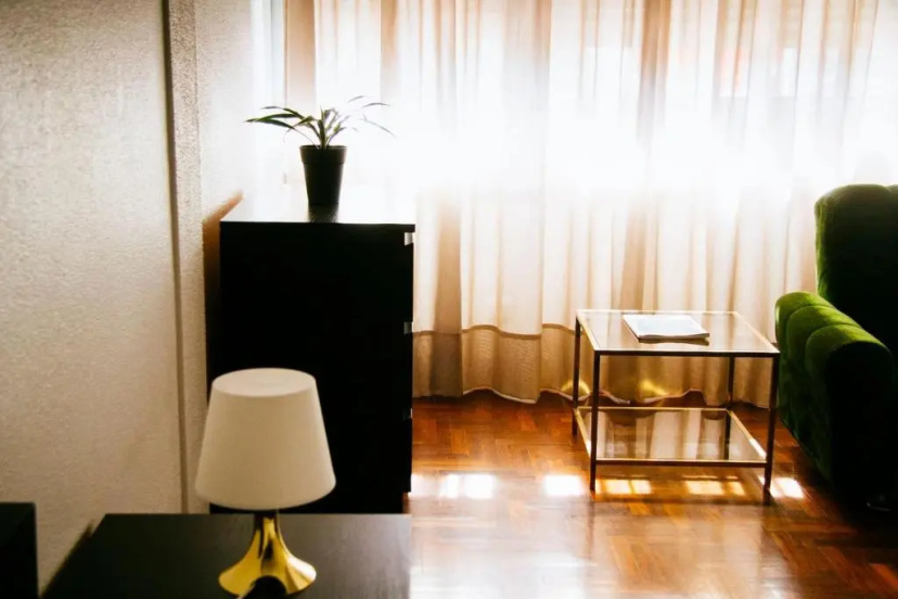 Typical Apartment in Lisbon, Campo Grande (Parking included) — забронировать отель в Лиссабоне