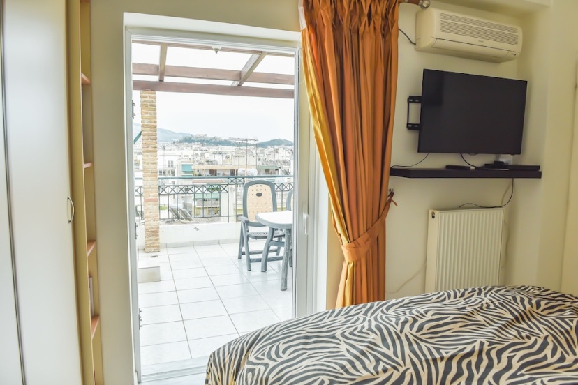 Colorful Apartment with View Acropolis — отзывы гостей и цены