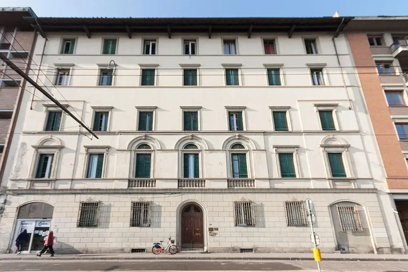 Mamo Florence - Alamanni Apartment — отель с удобствами в Флоренции