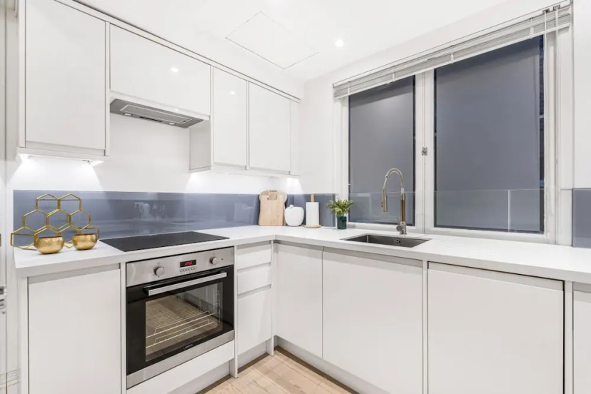 Harrods Next Door 3-bed Knightsbridge Residence 2 — отель в Лондоне, Соединенное Королевство