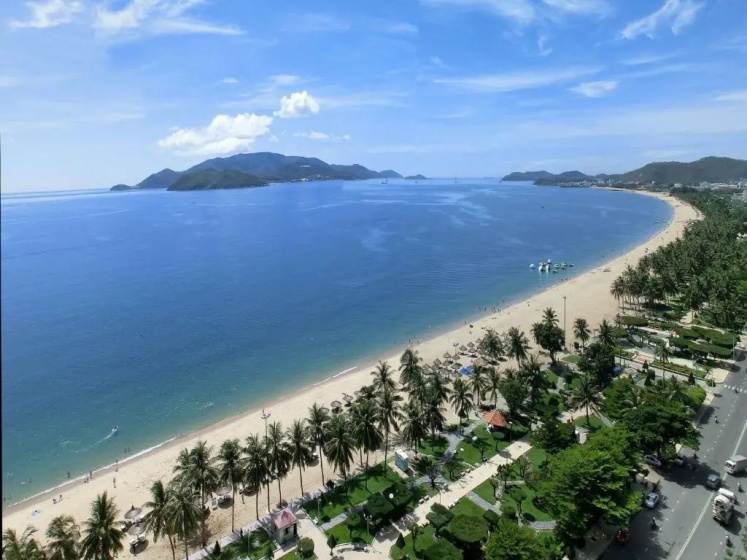 Luxury Sea View Apartment — отель с удобным расположением в Нячанге