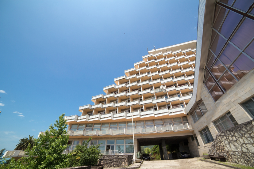 Сравните цены на Chegem Hotel в Гагра