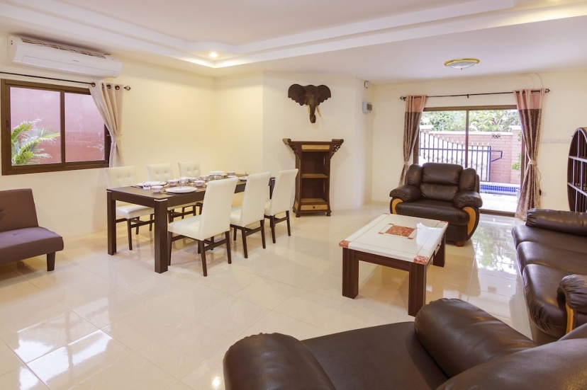 Villa Valery Close to the Beach — отель с удобным расположением в Паттайе