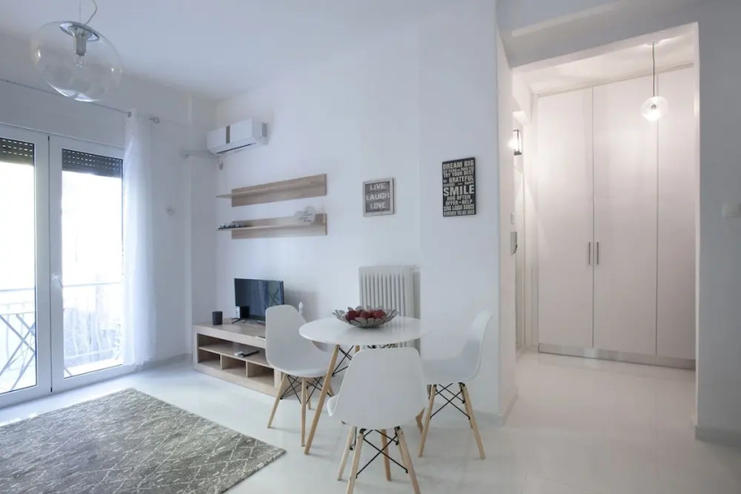 Victoria Square, Cozy and Stylish Apartment — забронировать отель в Афины
