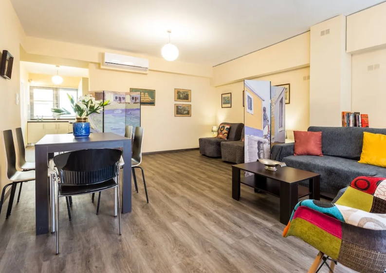 Exceptionally located apartment in Plaka — комфортный отель в Афины