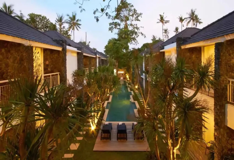 The Kanjeng Suite & Villa Sanur — комфортный отель в Денпасар
