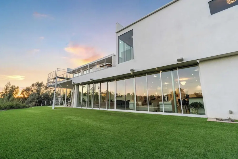 Luxe LA Escape w/ Pool, Views & Game Room Alta Vista Estate by Avantstay — отзывы гостей и цены