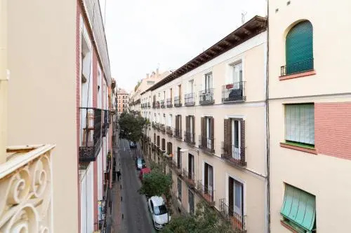 Цены на Apartamentos Gran Via в Мадриде