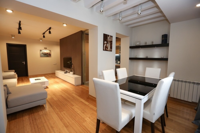 Hosthub 2Br Near Dry Bridge Smarttv — отель в Тбилиси, Грузия