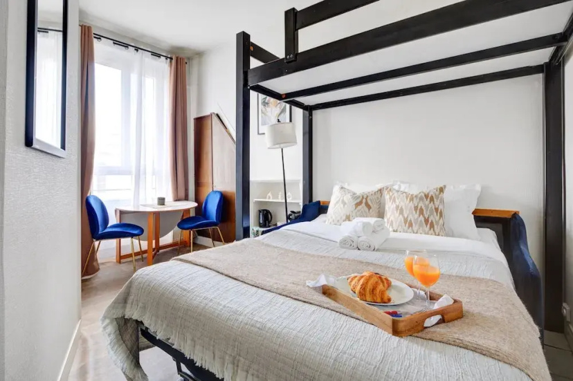 Cozy Studio for 2 in Le Marais — забронировать отель в Париже